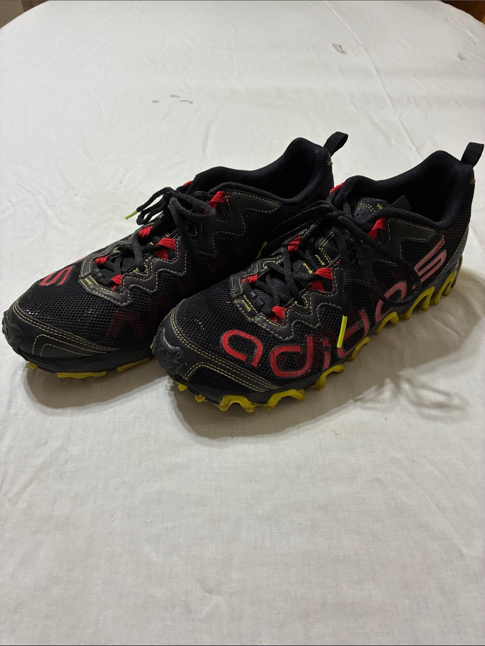 Men’s Adidas Vigor 3 TR Sneaker Shoes (Black/Red/Lime Green)